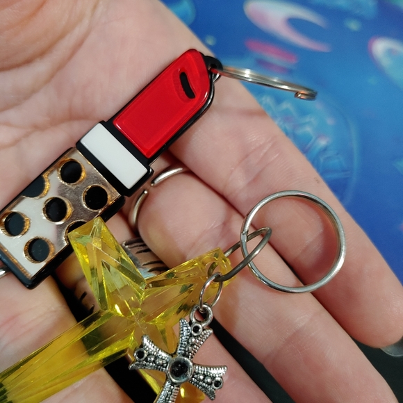 2 Cute Keychains - Picture 3 of 3